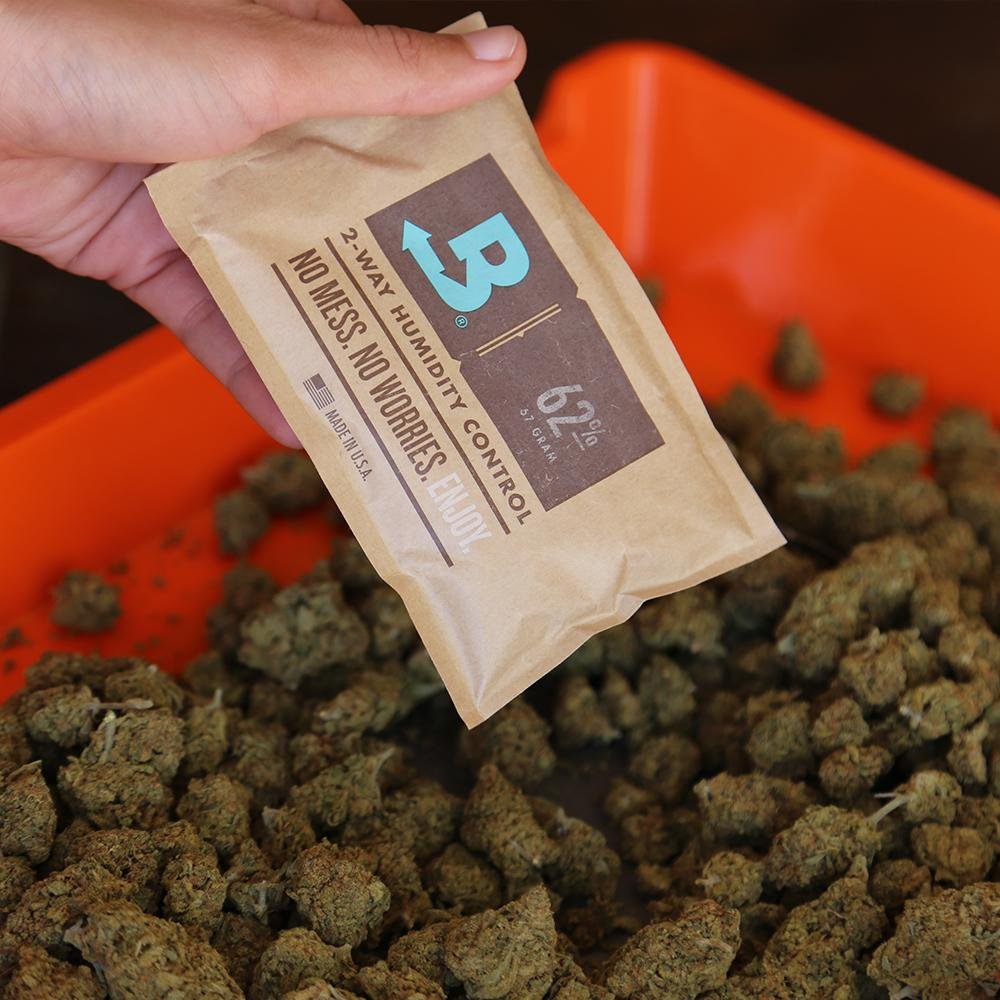 Boveda - Two way humidity control packs Purple Rose Supply blunt roller, cannagar mold, joint roller, blunt wrap, joint vs blunt, blunt vs joint, preroll, pre-roll, hemp wrap, hemp blunt